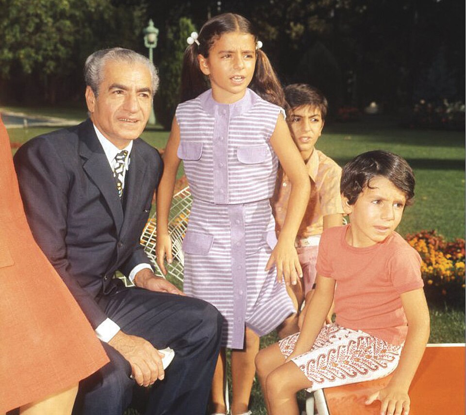 File:Pahlavi-family.jpg